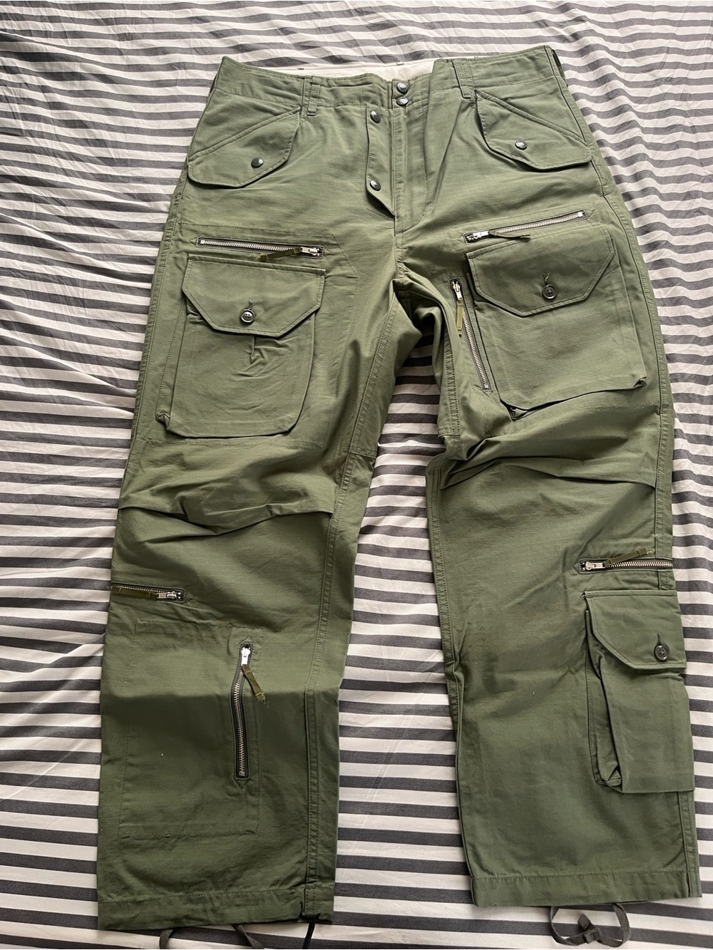 Olive Green Tactical Cargo Pants with Multiple Pockets